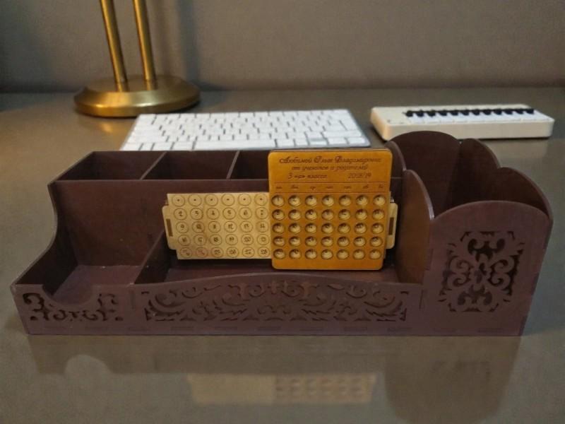 Laser Cut Desk Organizer With Perpetual Calendar Pen Pencil Holder 3.8mm
