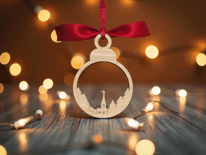 Laser Cut Wonderland Scene Christmas Bauble